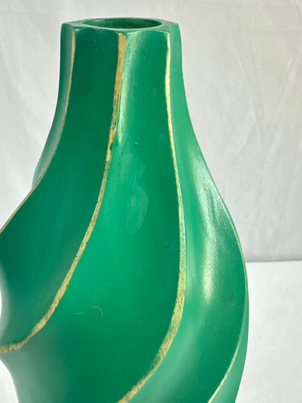 Modern Green Decorative Bioplastic Faux Wood Vase 16